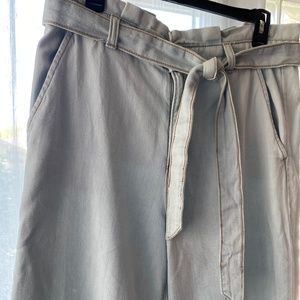 Banana republic wide leg, paper bag waist, light wash jeans